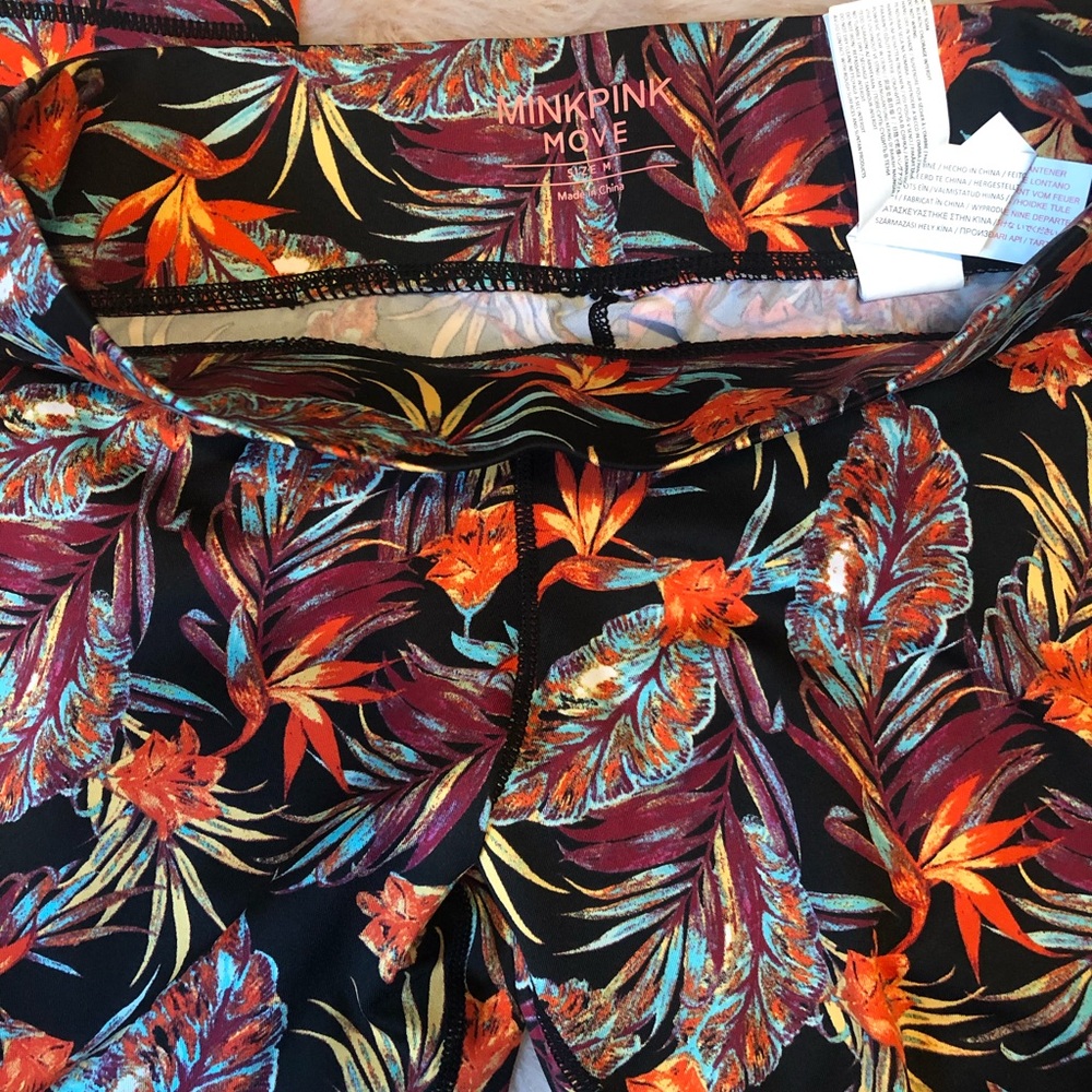 MinkPink Move Workout Leggings - Picture 5 of 5